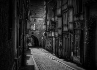 Jaka jest najważniejsza instytucja rynku kapitałowego? Jaka jest najważniejsza instytucja rynku kapitałowego?